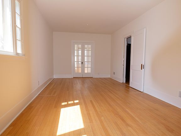 4th image of 6135 N Wolcott Ave #1