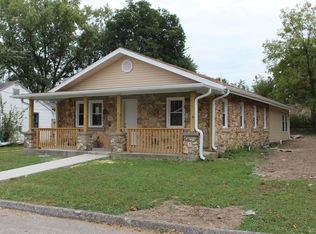 312 E 4th St, Mountain Grove, MO 65711