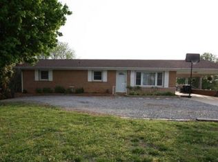 3506 Sulphur Springs Rd NE, Hickory, NC 28601