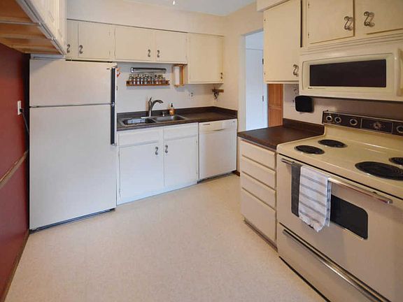 5th image of 3155 Old Highway 8 APT 307B