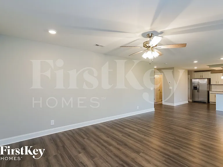 631 Alvin Rd — Photo 4