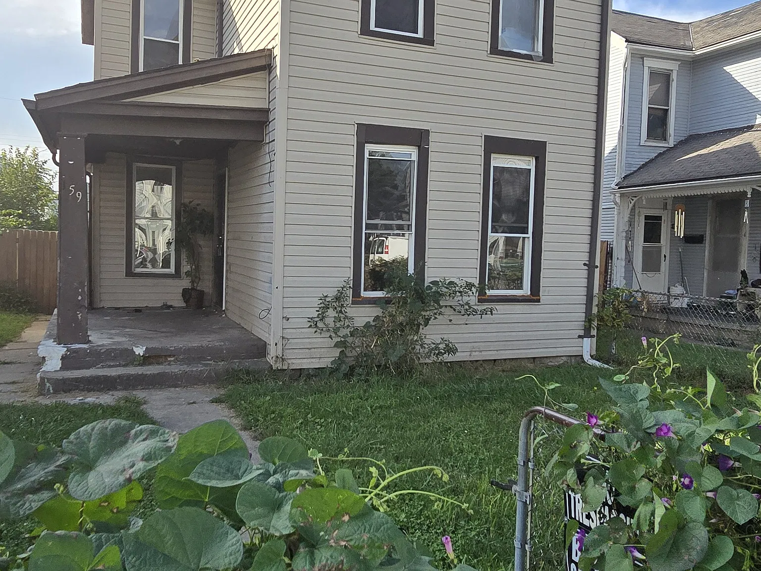 5 bed, 1572 sqft, $1,300 — Photo 1