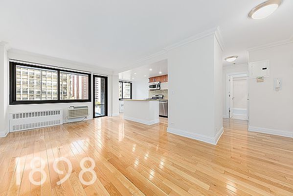 1st image of 135 W 96th St APT 6F