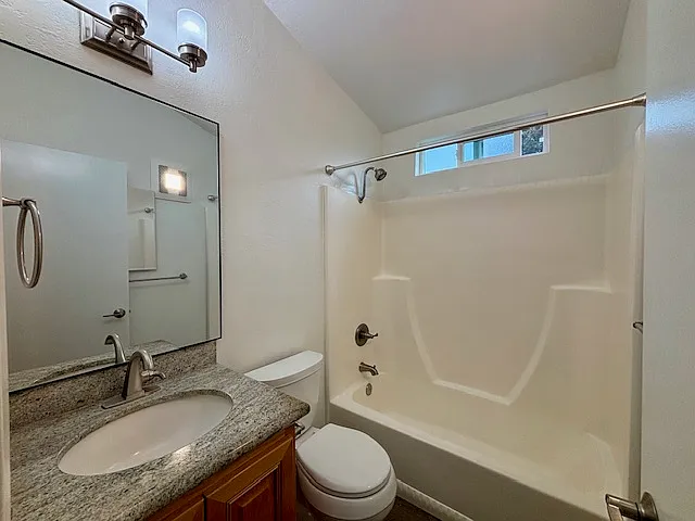 Dela Vina Apartments — Photo 18