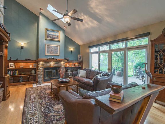 3rd image of 5031 Highlands Dr