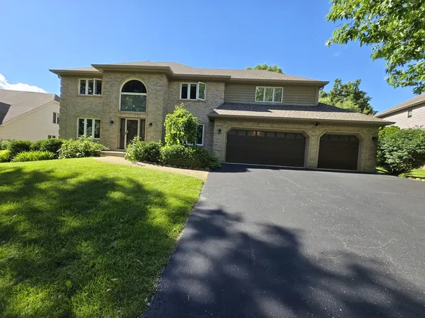 1910 Morgan Cir, Naperville, IL 60565