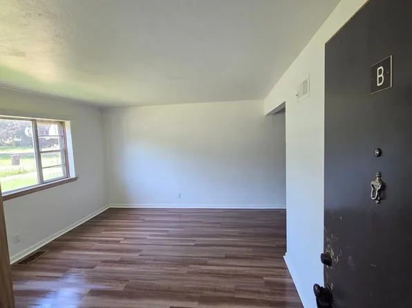 2908 N Rockwood Dr #2910, Peoria, IL 61604