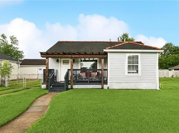 8616 Livingston Ave, Chalmette, LA 70043