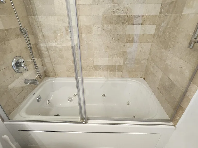 3900 W Cornelia Ave #2W — Photo 19
