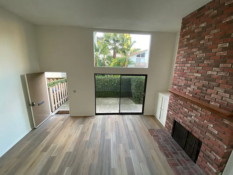 659 Del Parque Dr #B — Photo 8