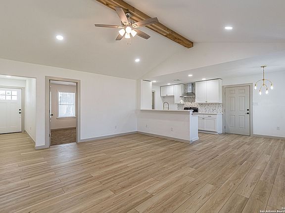 5th image of 335 Villaret Blvd.