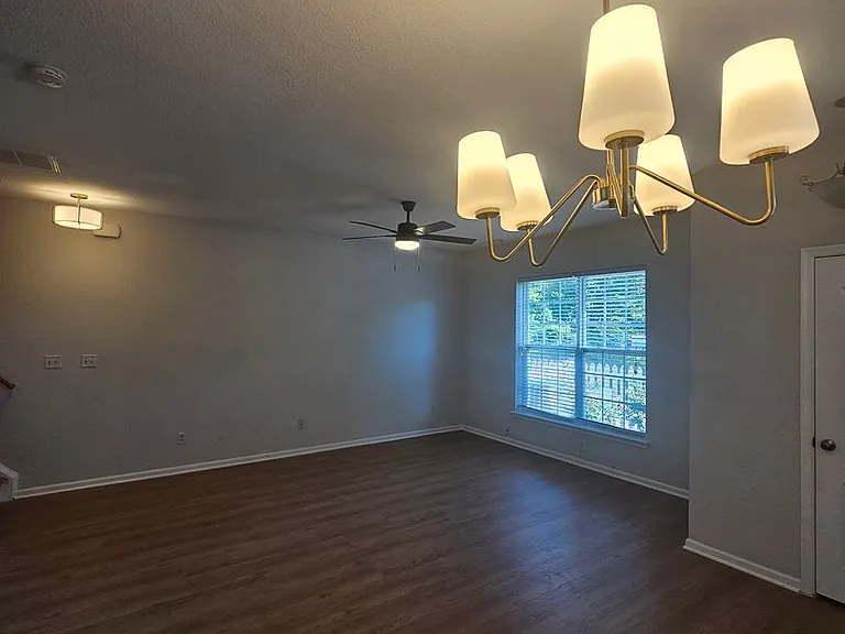 604 Teton Cir — Photo 29