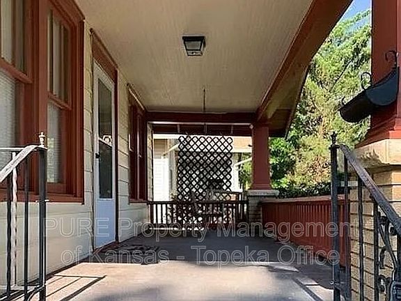 2nd image of 2219 SW Huntoon St