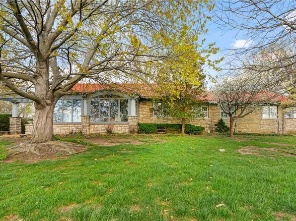 6721 Santa Fe Dr, Overland Park, KS 66204