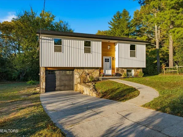 10016 Branchview Dr, Knoxville, TN 37932