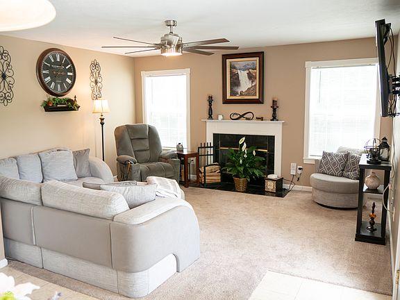 4th image of 3312 Azalea Ct