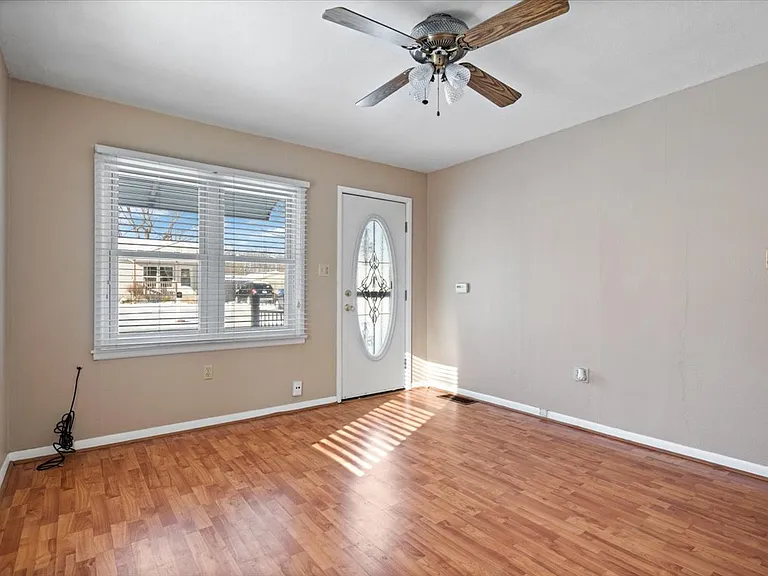 3241 S Harvey St — Photo 2