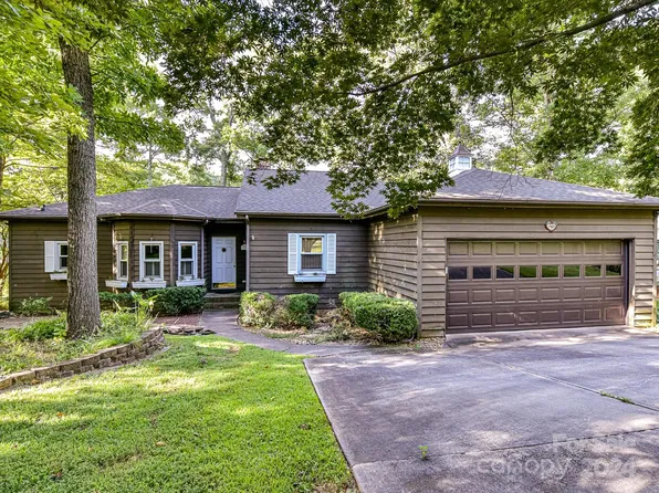 7105 Lakeside Dr, Charlotte, NC 28215