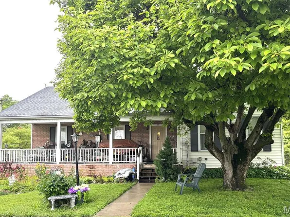 919 S 5th St, Greenville, IL 62246
