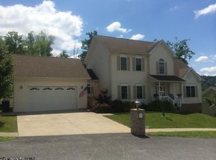 1020 Autumn Ave, Morgantown, WV 26508