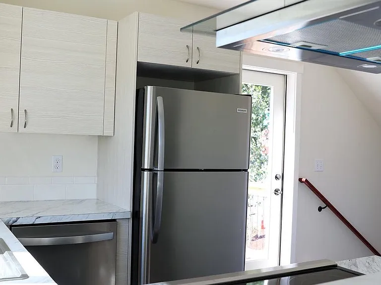 910 Adele Ave #A — Photo 7
