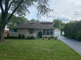 3715 Wren Ln, Rolling Meadows, IL 60008