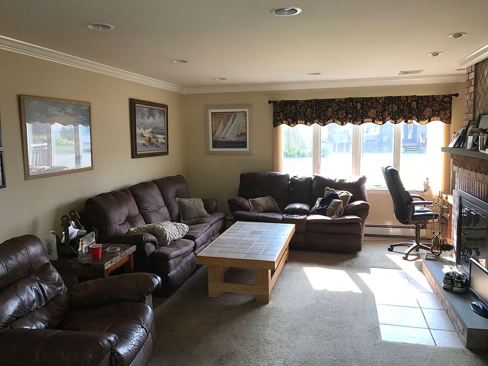 1st image of 531 Pease Ln