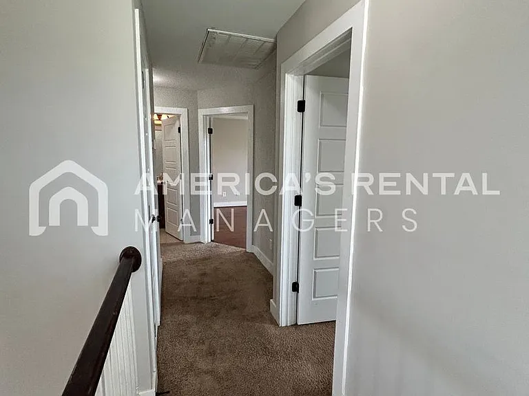 300 Oakwell Cir — Photo 25