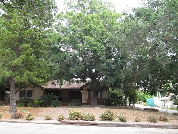 Step back from the street, nestled in Red Hill and within walking distance to the private Red Hill C
