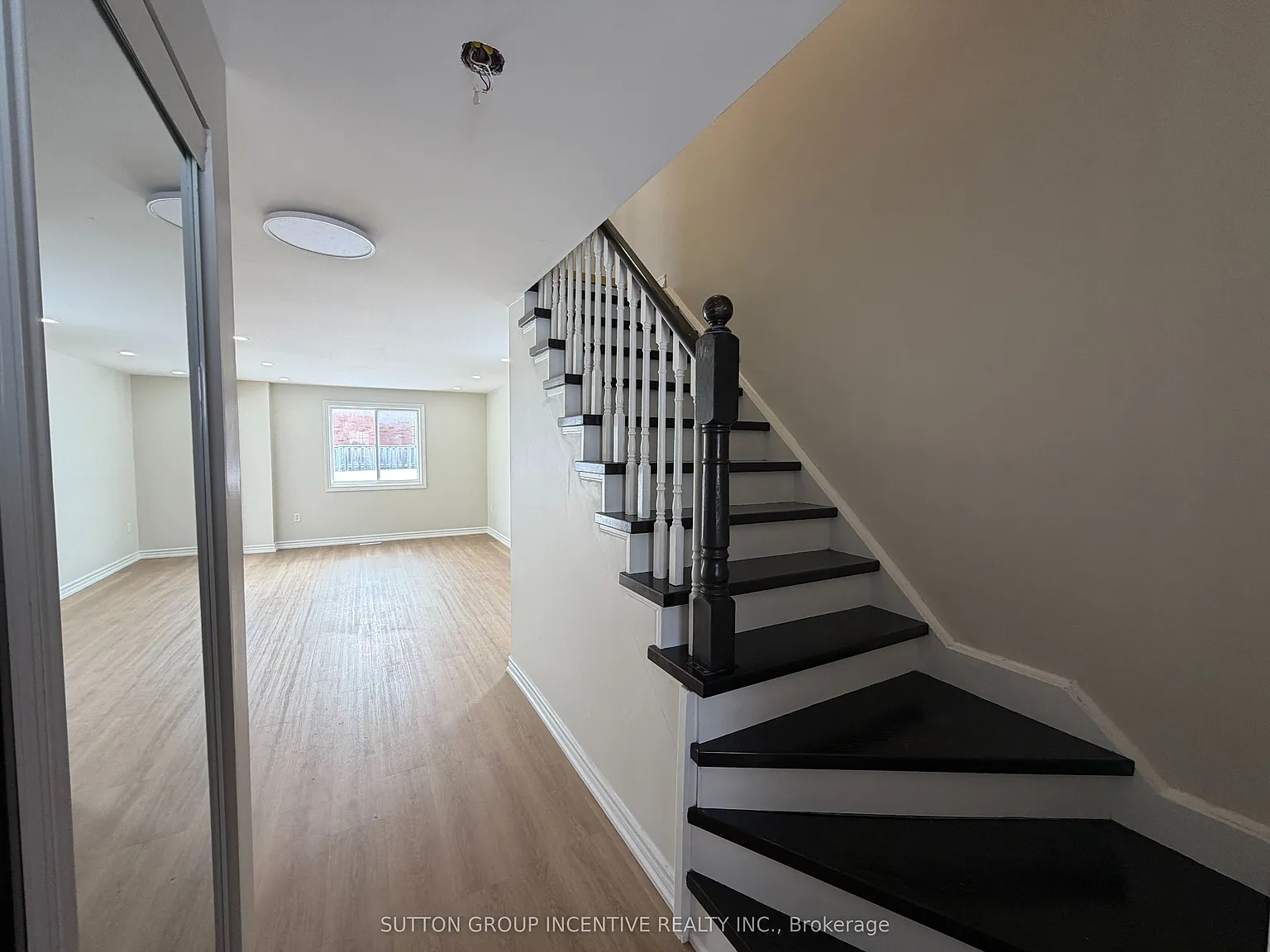 4 bed, $2,700 — Photo 2