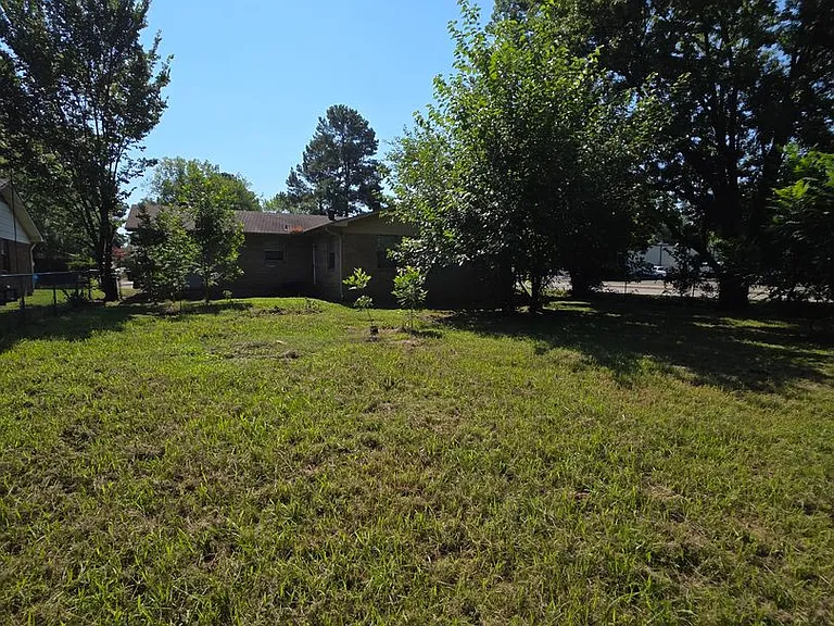 1336 S Sidney Ave — Photo 18