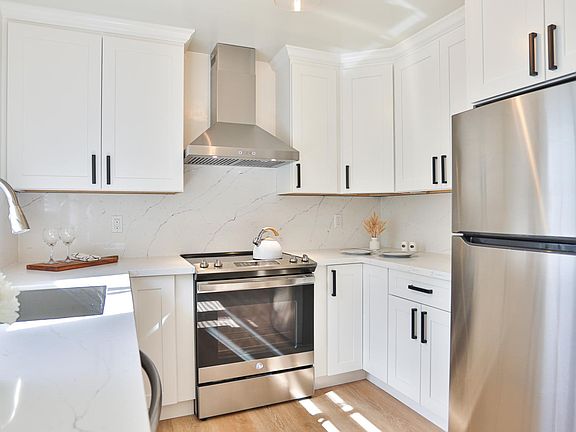 4th image of 460 E Maude Ave #7A