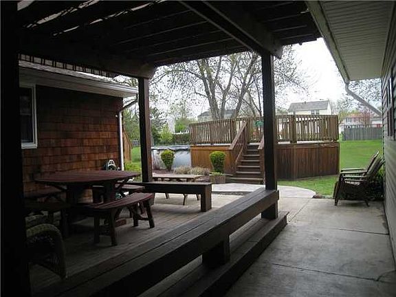 2nd image of 29 Wedgewood Dr