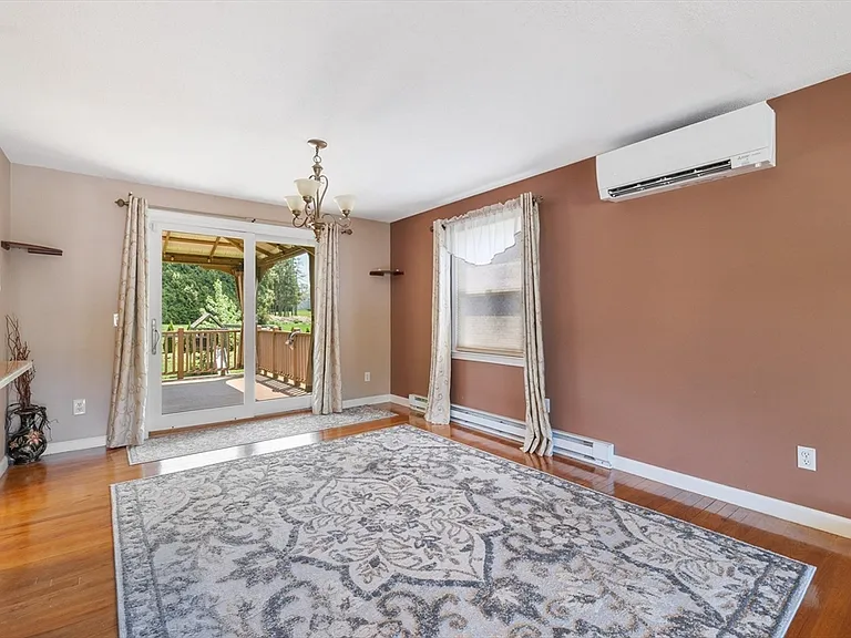 24 Hickory St — Photo 18