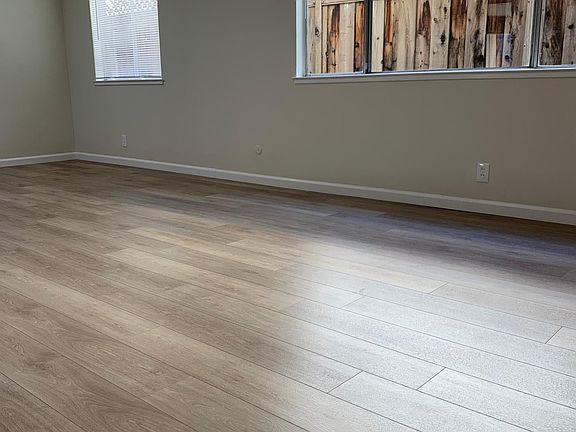 3rd image of 5585 Clovercrest Dr APT 1