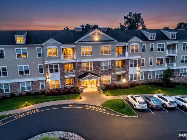 5208 Veterans Dr, Wharton, NJ 07885