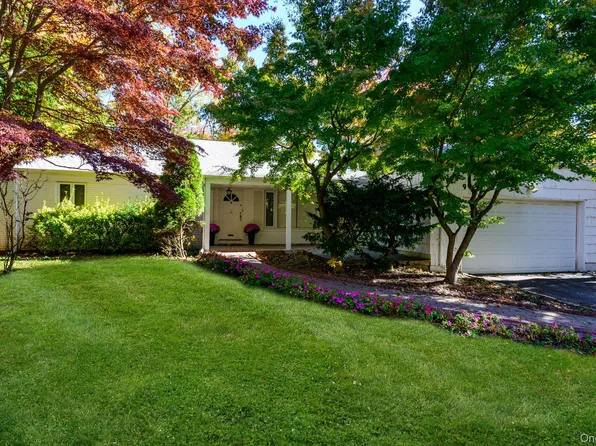 9 Wimbleton Lane, Great Neck, NY 11023