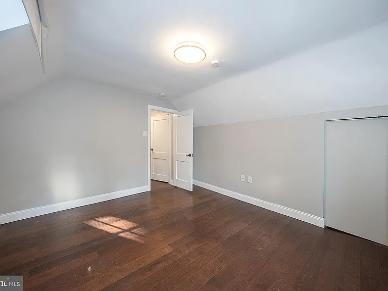 625 Chelten Hills Dr — Photo 46
