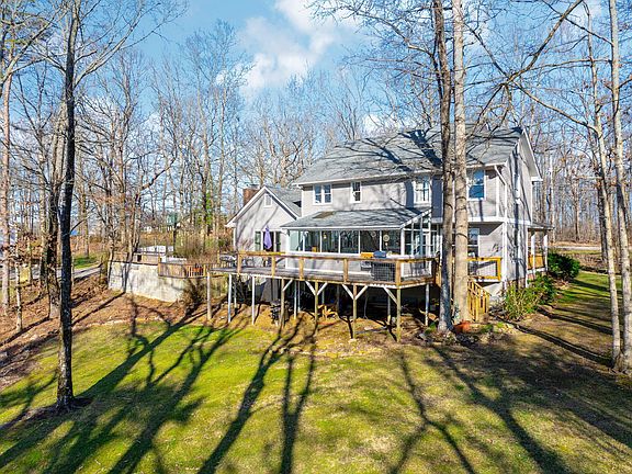 5th image of 2922 Kell Rd