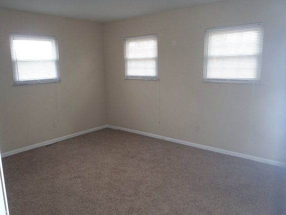 4th image of 482 Belleview Ave