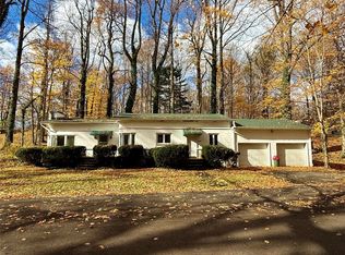 5616 E Lake Rd, Erie, PA 16511