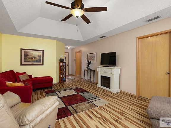 2nd image of 2309 Yarrow St