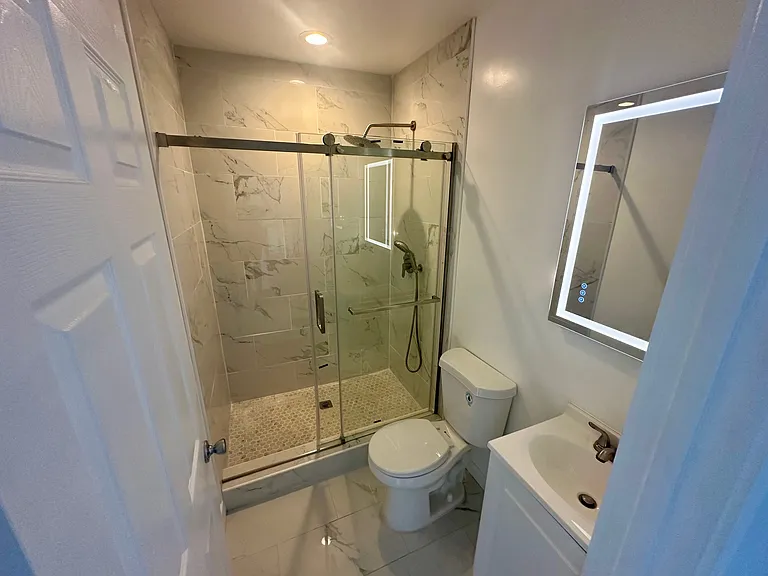8958 N Swinton Ave — Photo 21