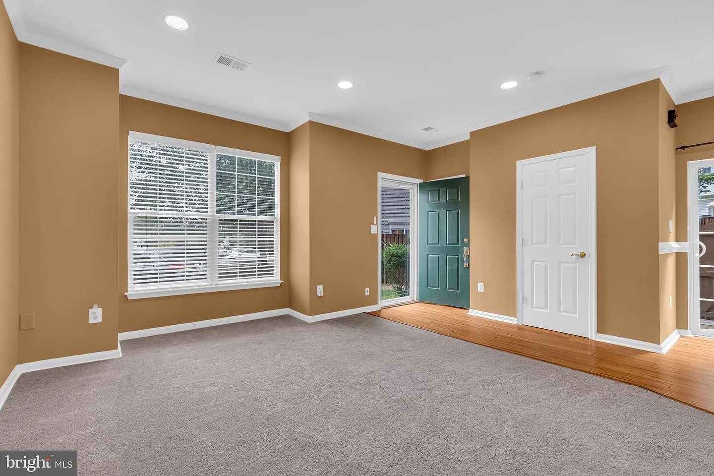 3 bed, 2.5 bath, 1728 sqft, $2,800 — Photo 3