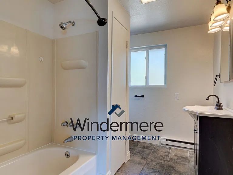 130 NW Clipper Dr — Photo 13