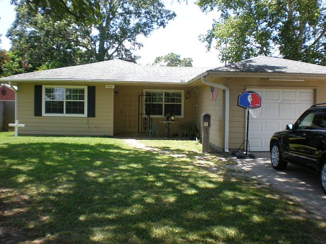 1st image of 1444 Avenue F