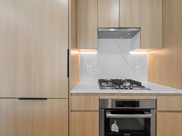 366 Harman Street image 9 of 18