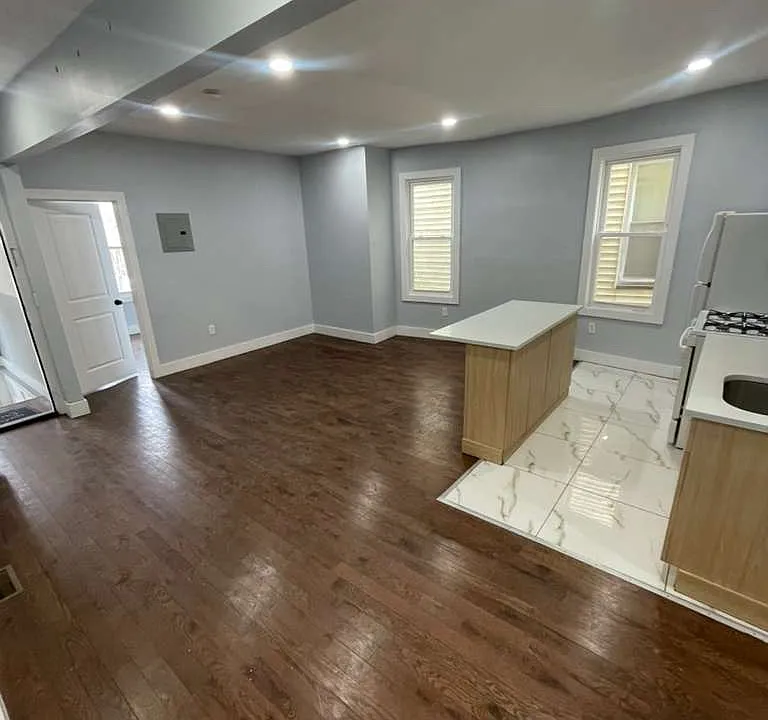 430 Avon Ave #1B