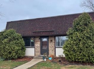 2670 Woodview Ct S, Waukegan, IL 60087