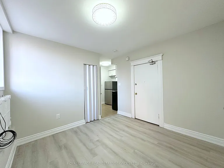 7 Glen Rd #2 — Photo 3
